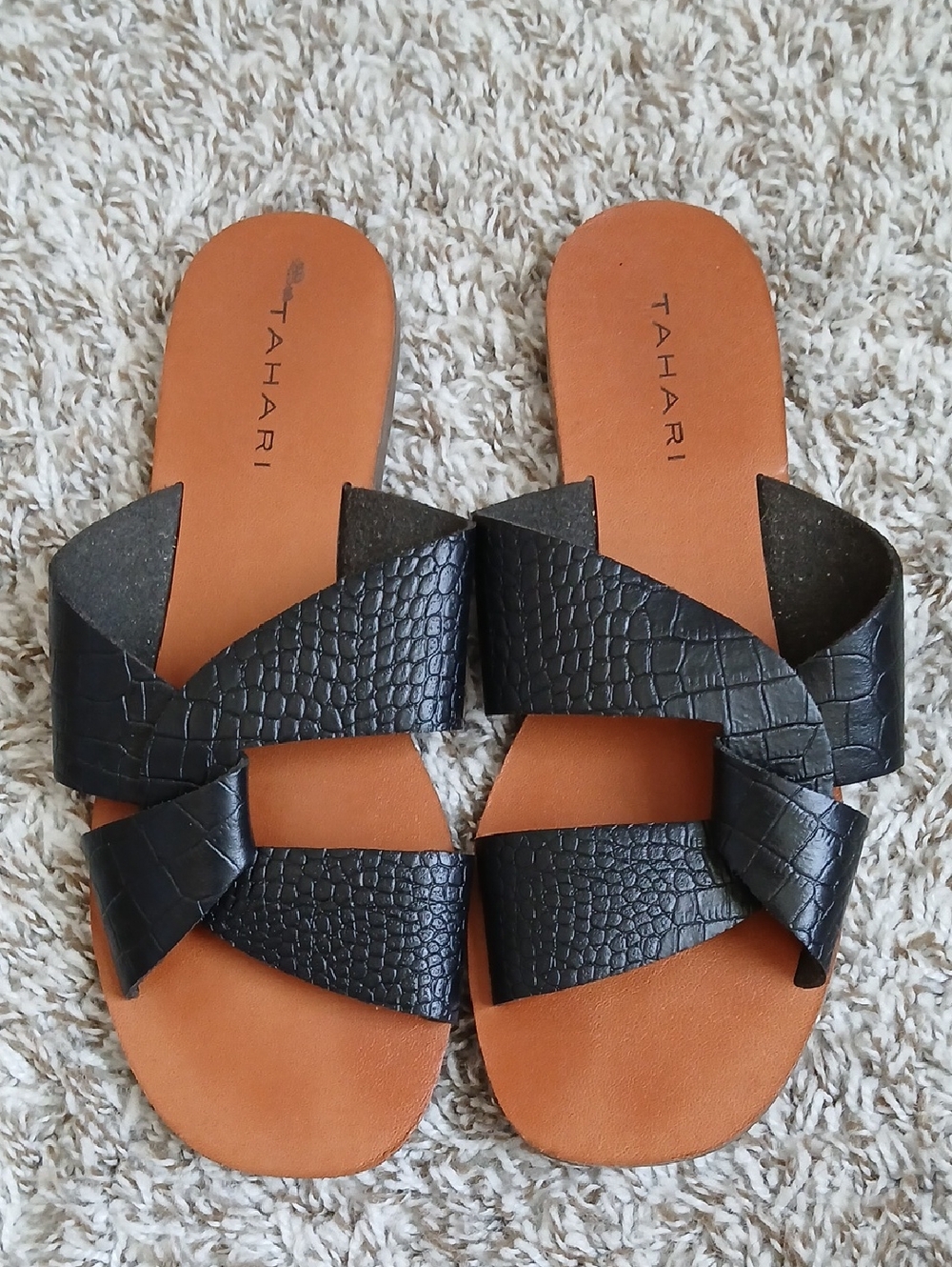 Tahari Naija Croc Embossed Slide Sandals Size 7